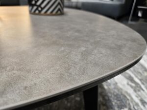 Esstische aus Keramik - 3