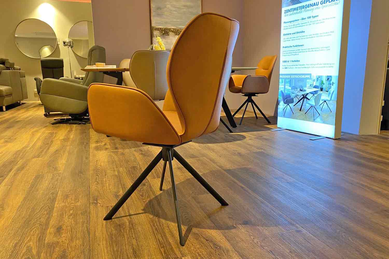 Design- Stuhl inkl. Drehfunktion in Mikrofaser 