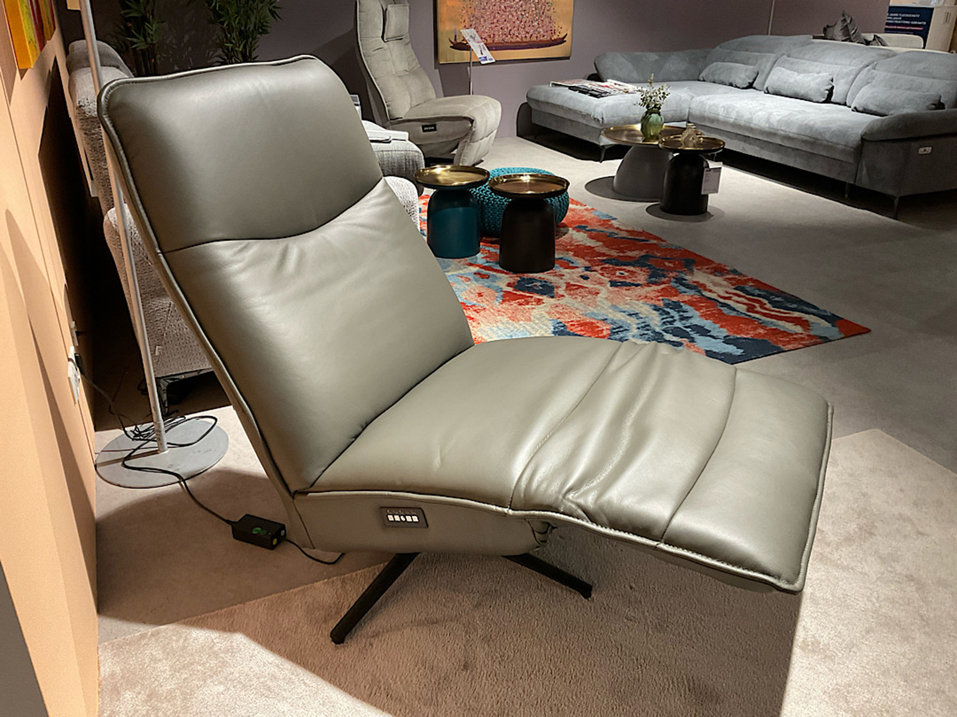 Relaxsessel mit 2-motorischer Relaxfunktion in Leder