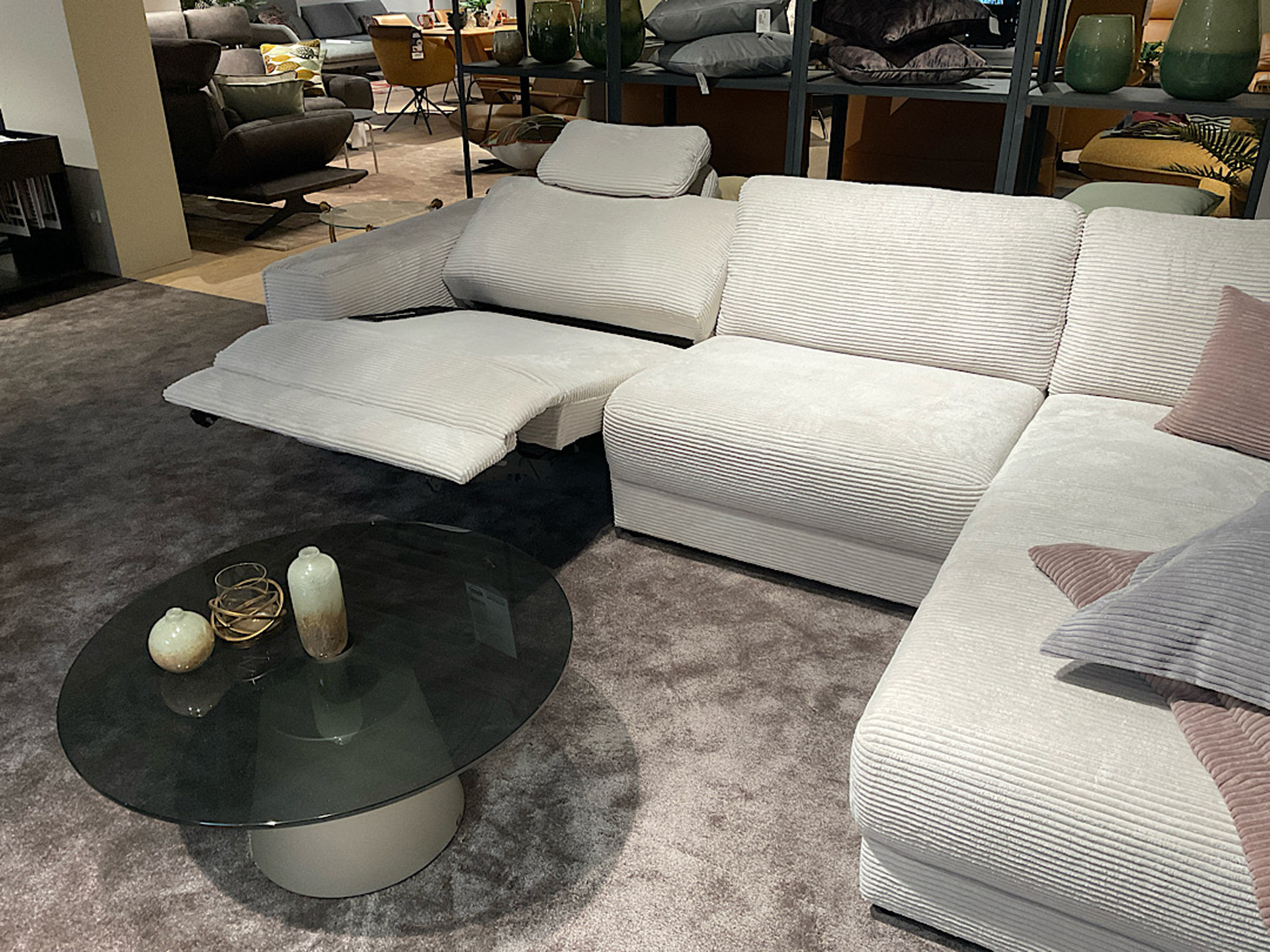 Hilker Ecksofa HC 45 mit motorischer Relaxfunktion in Trendstoff Cord